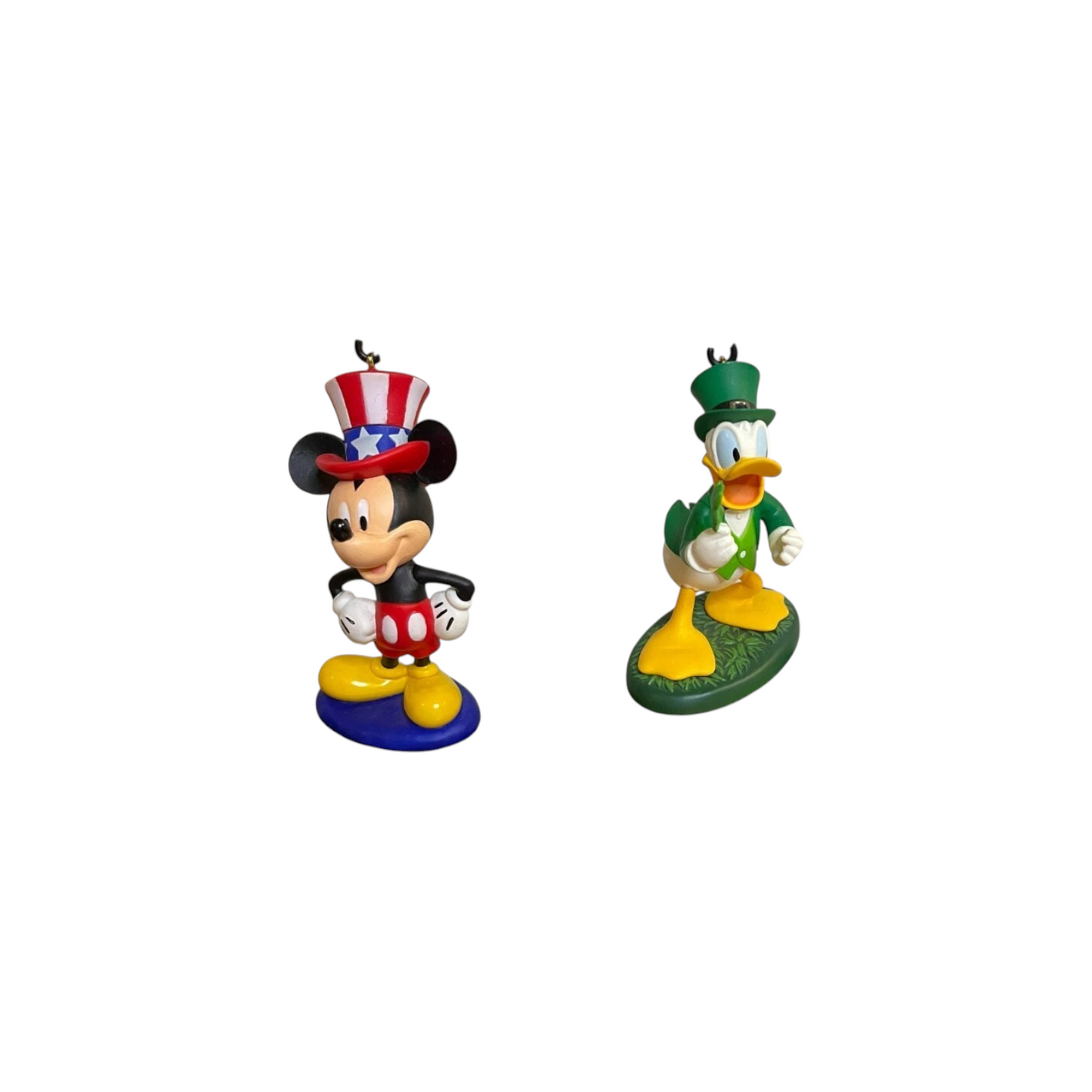 2014 A Year of Disney Magic OrnamentDisney Stand (Disney)