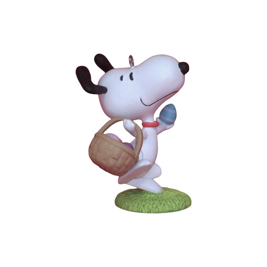 2014 It's The Easter Beagle! Hallmark Ornament (Happiness is Peanuts) QX9842 Image1