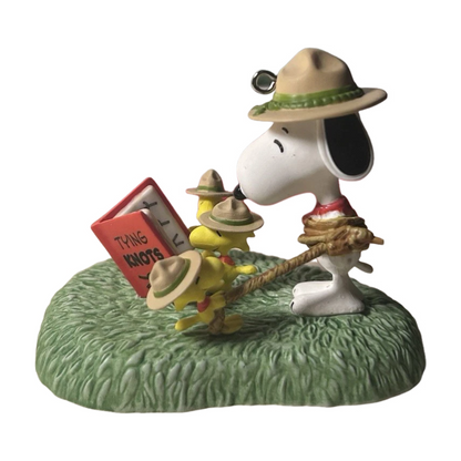 2014 Learning the Ropes! Hallmark Ornament (Peanuts) QXI2556 Image1
