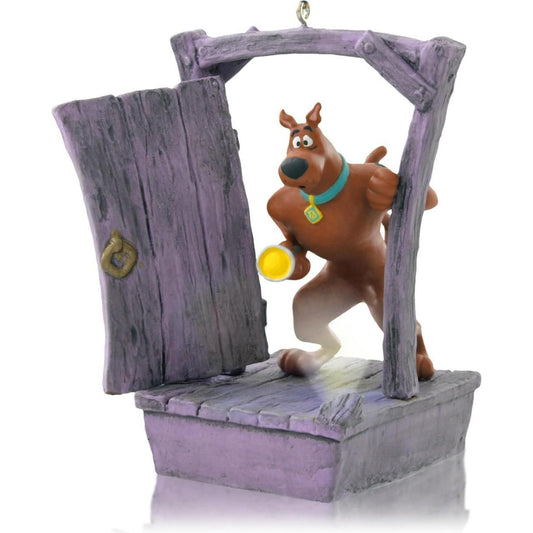 2014 Scooby Gets Spooked Hallmark Ornament (Scooby-Doo) QXI2453