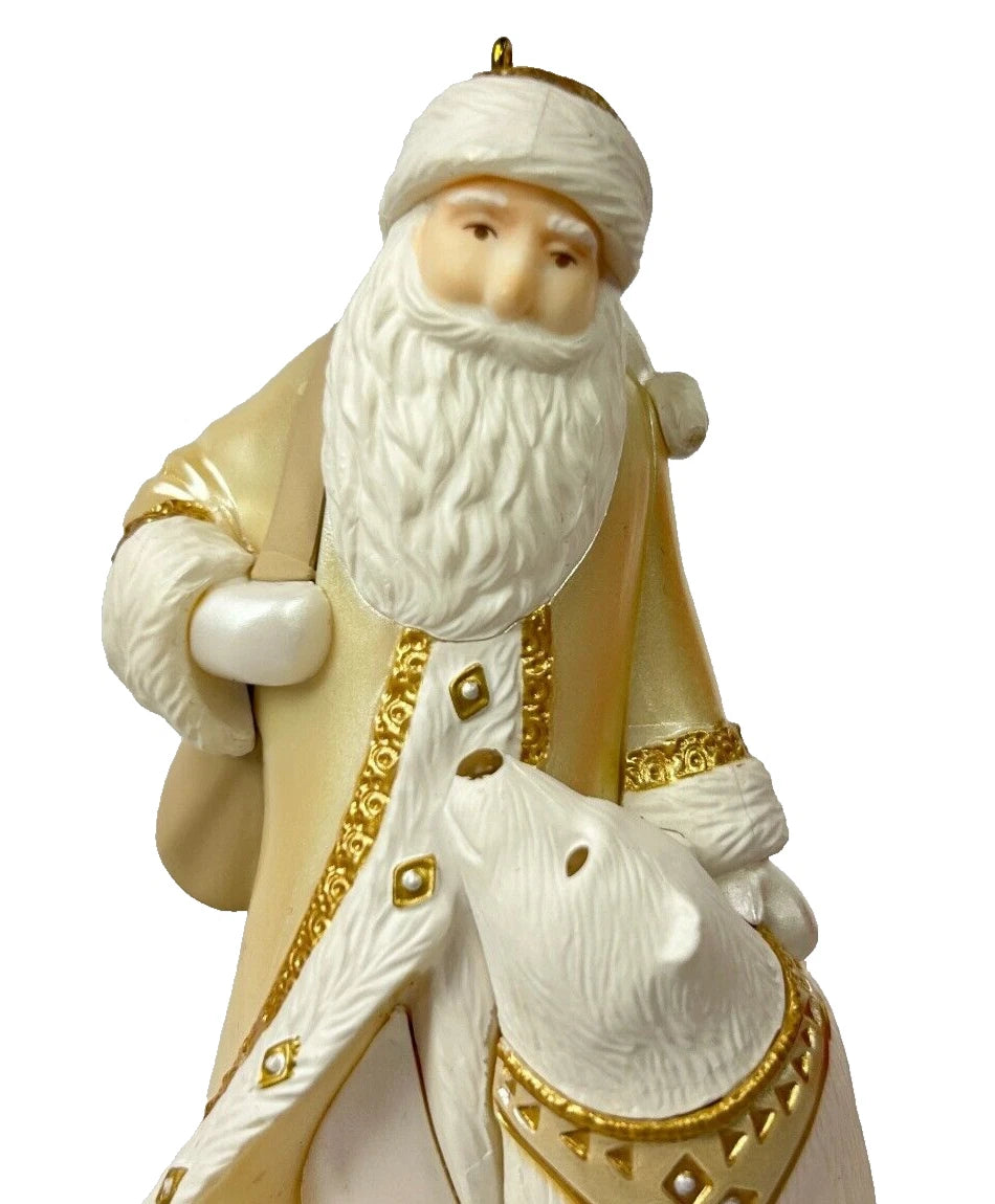 2014 Strolling in the Snow Hallmark Ornament (Santa Claus) QGO1216