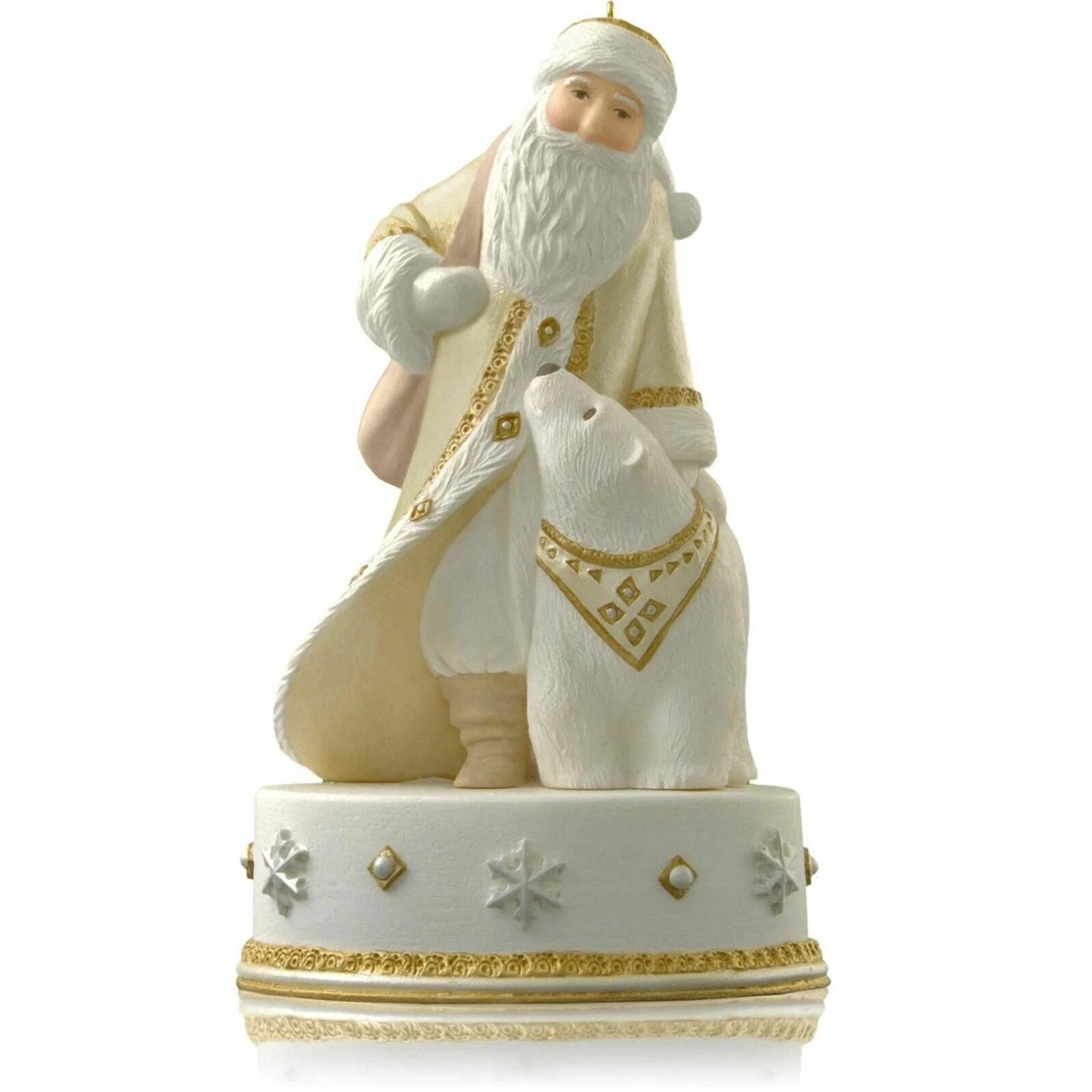 2014 Strolling in the Snow Hallmark Ornament (Santa Claus) QGO1216