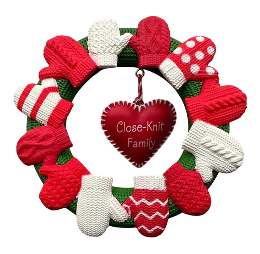 2015 A Close-Knit Family Hallmark Ornament (Wreath) QGO1629