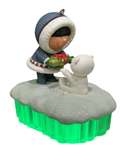 2015 A Fish For Christmas Hallmark Ornament (The World of Frosty Friends) QGO1329