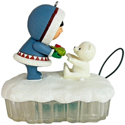 2015 A Fish For Christmas Hallmark Ornament (The World of Frosty Friends) QGO1329