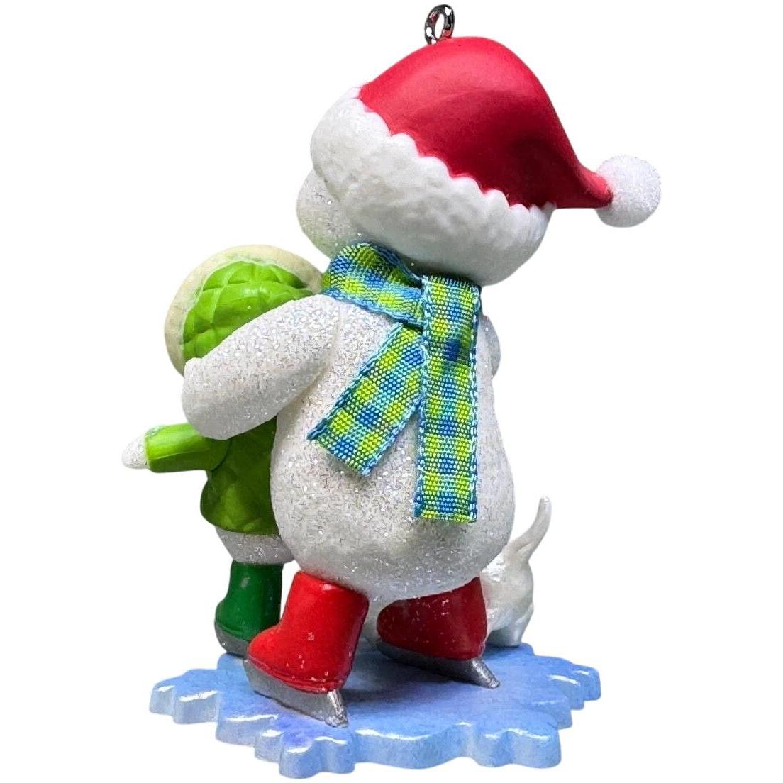 2015 Chillin' Together Hallmark Ornament (Making Memories) QX9079