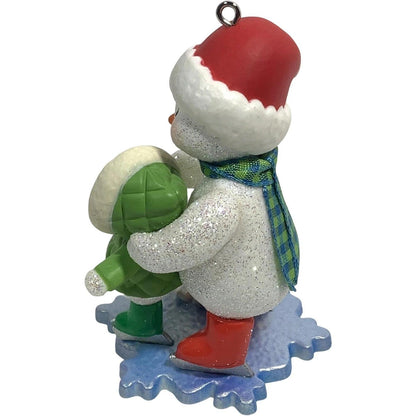 2015 Chillin' Together Hallmark Ornament (Making Memories) QX9079
