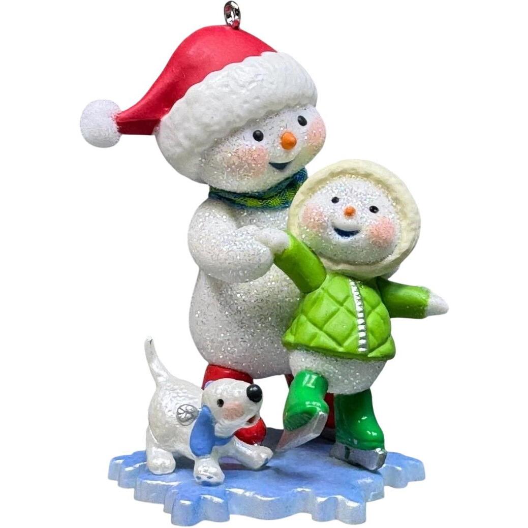 2015 Chillin' Together Hallmark Ornament (Making Memories) QX9079