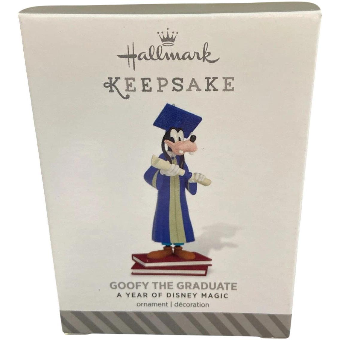 2015 Goofy The Graduate Hallmark Ornament (A Year of Disney Magic) QHA1032