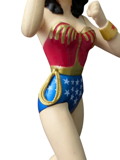 2015 Lynda Carter as Wonder Woman Hallmark Ornament (Super Heroes) QXI2483
