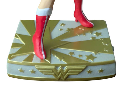 2015 Lynda Carter as Wonder Woman Hallmark Ornament (Super Heroes) QXI2483