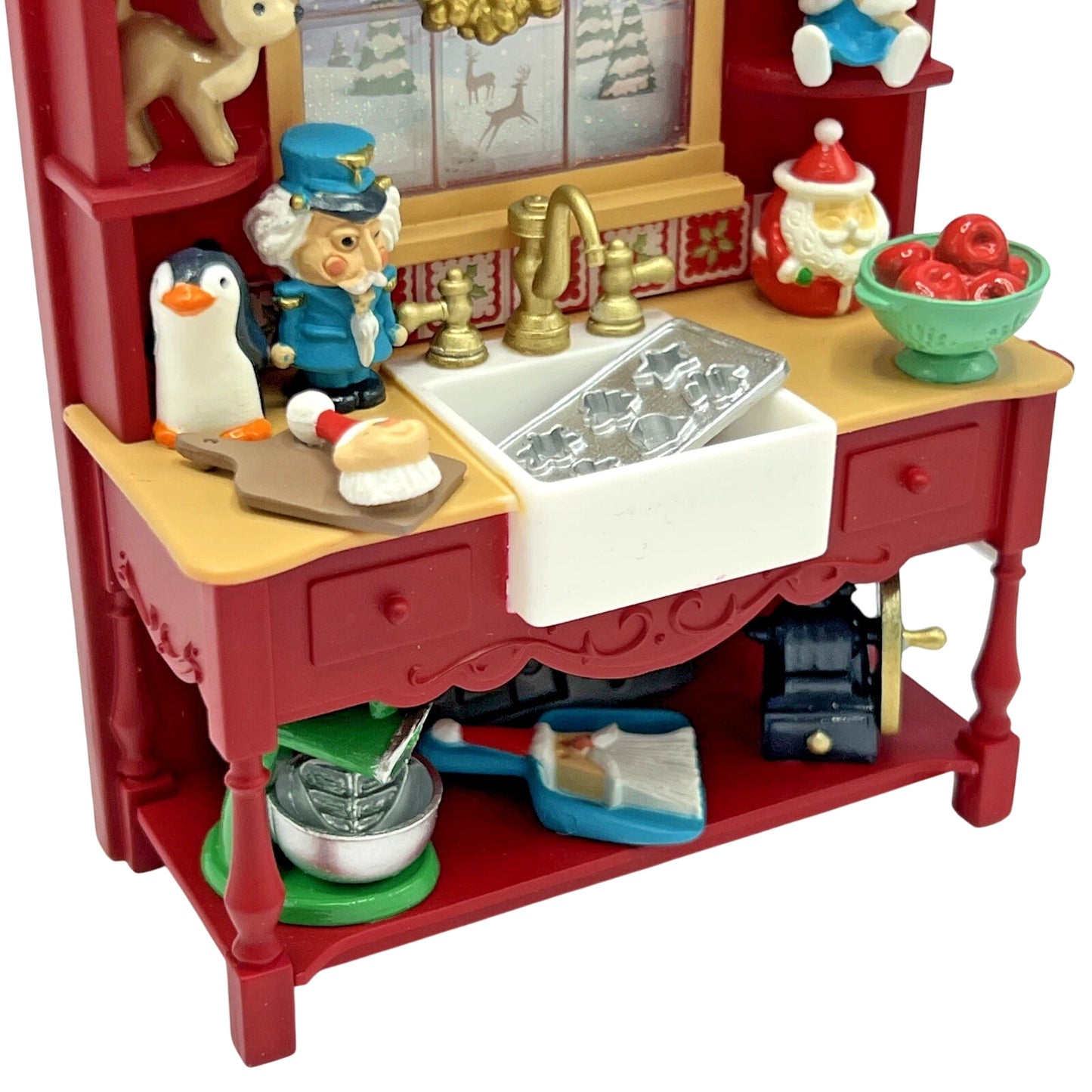 2015 Mrs. Claus's Kitchen Sink Hallmark Ornament (Mrs. Claus) QXC5139