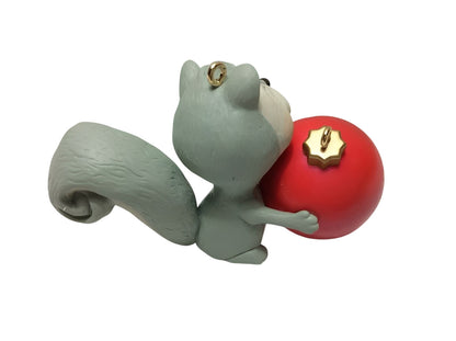 2015 Niece Hallmark Ornament (Chipmunk & Squirrel) QG01299