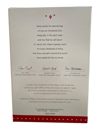 2015 Packing Up the Toys Hallmark Ornament (Once Upon a Christmas) QX9089