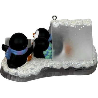 2015 Penguin Tales Hallmark Ornament (Kris' Penguins) QGO1057