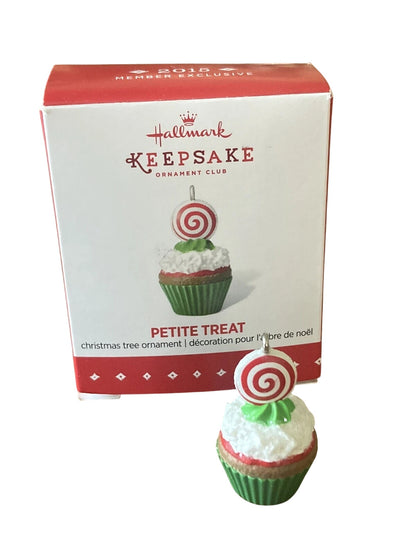2015 Petite Treat Hallmark Ornament (Cupcake) QXC5247