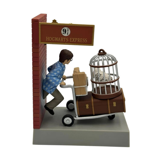 2015 Platform 9 3/4 Hallmark Ornament (Harry Potter) QXI2119