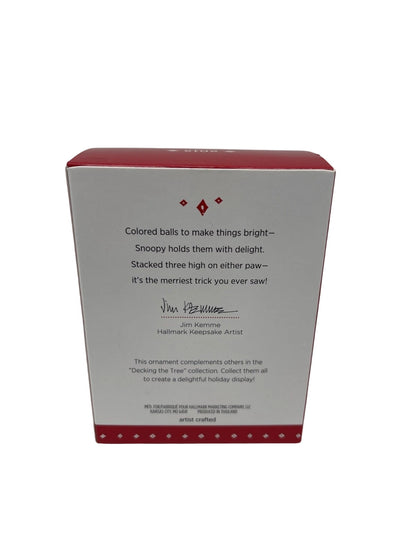 2015 Snoopy Hallmark Ornament (Decking the Tree) QRP5913