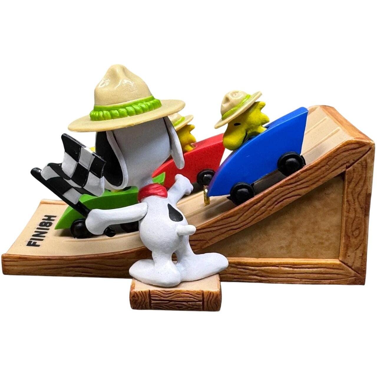 2015 The Race is On! Hallmark Ornament (Peanuts) QXI2379