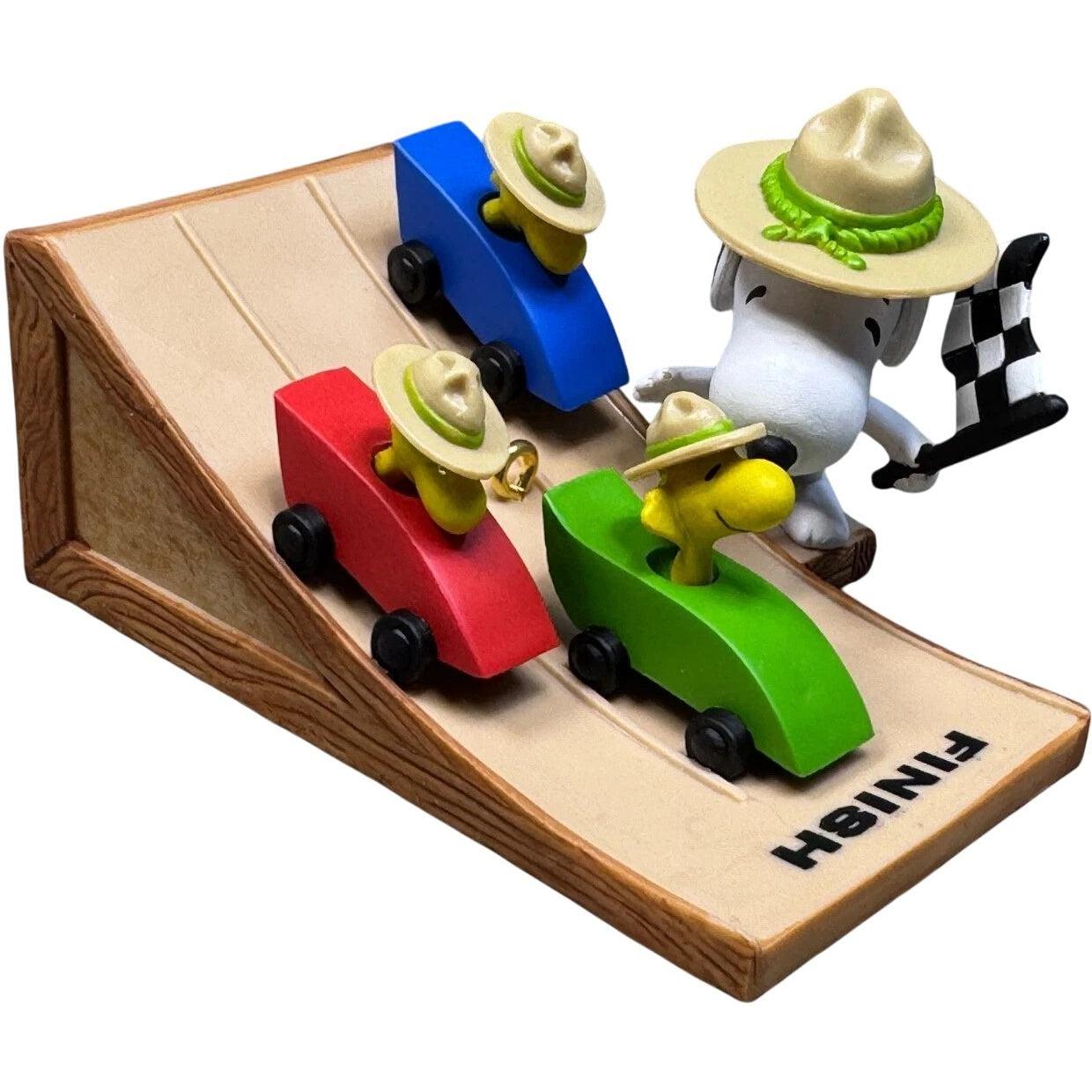 2015 The Race is On! Hallmark Ornament (Peanuts) QXI2379