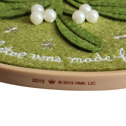 2015 Together Under The Mistletoe Hallmark Ornament (Our Christmas Together) QGO1569