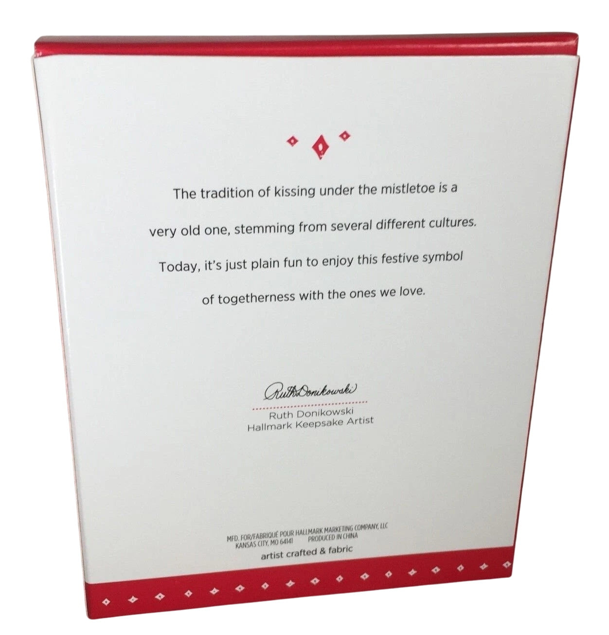 2015 Together Under The Mistletoe Hallmark Ornament (Our Christmas Together) QGO1569