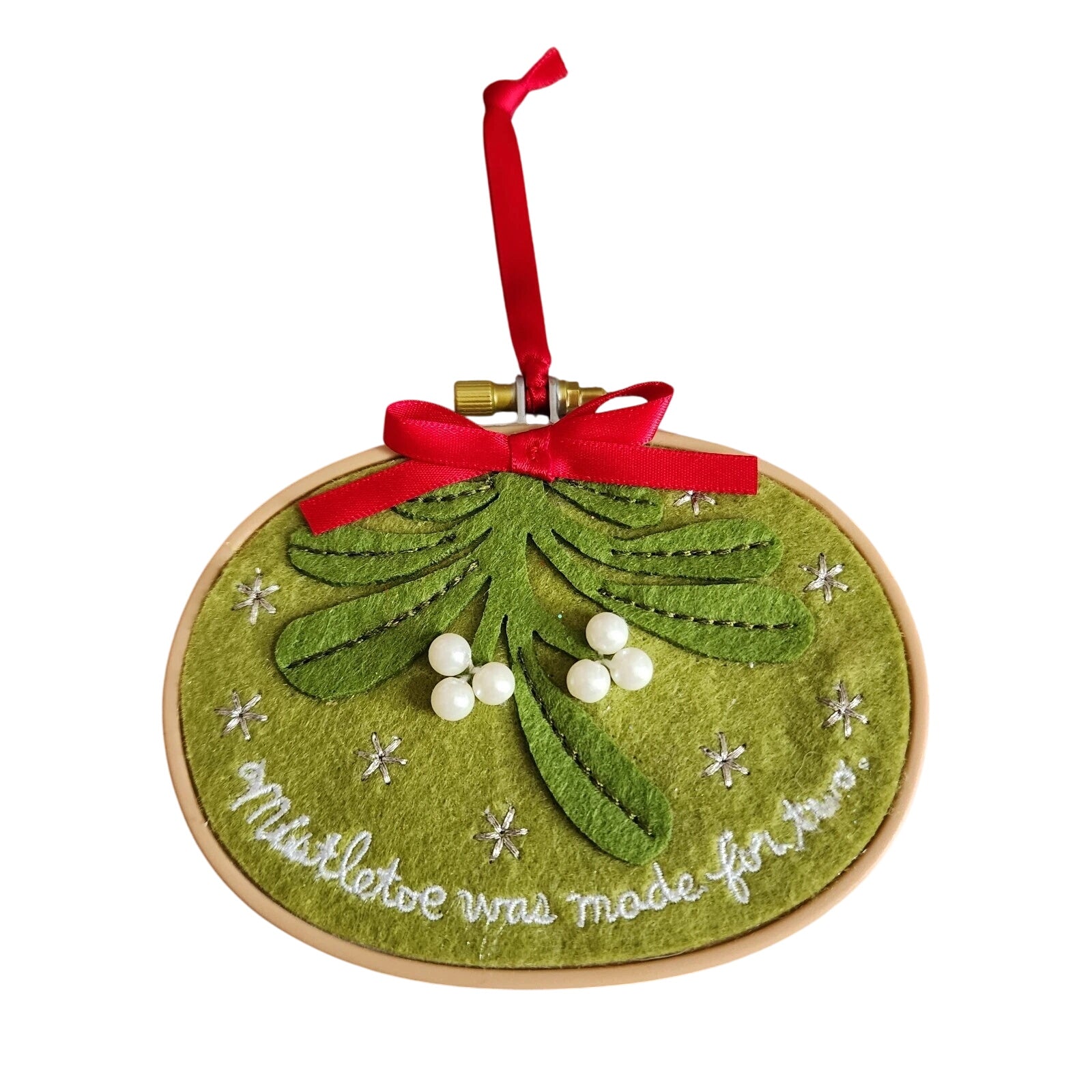 2015 Together Under The Mistletoe Hallmark Ornament (Our Christmas Together) QGO1569