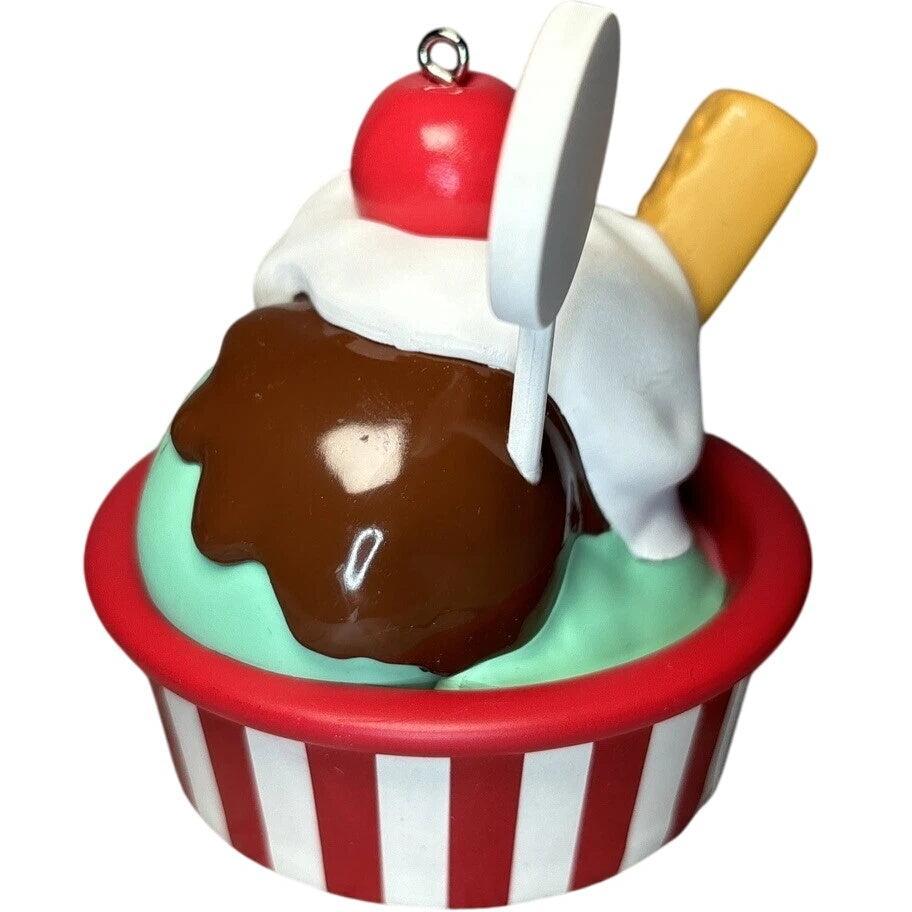 2015 Baby Makes Three Hallmark Ornament (Food) QGO1129