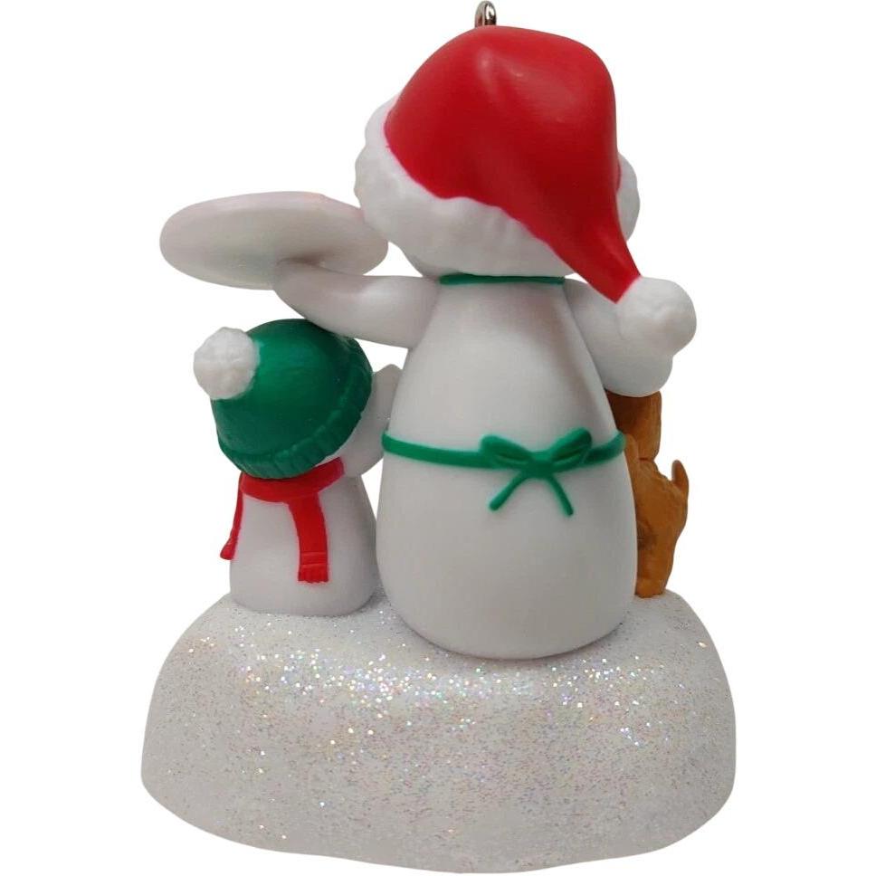 2015 Baking Treats Together Hallmark Ornament (Snowman) QGO5017