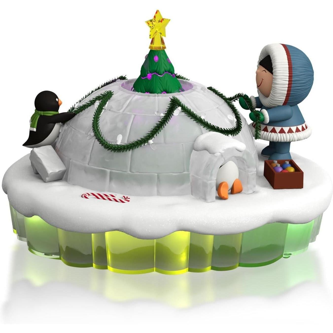 2015 Dome for the Holiday Hallmark Ornament (The World of Frosty Friends) QGO1469
