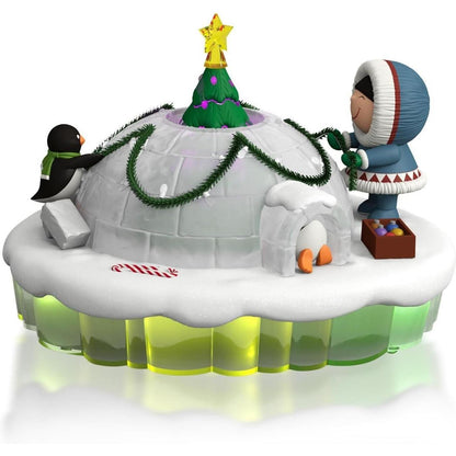 2015 Dome for the Holiday Hallmark Ornament (The World of Frosty Friends) QGO1469