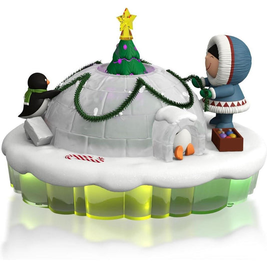 2015 Dome for the Holiday Hallmark Ornament (The World of Frosty Friends) QGO1469