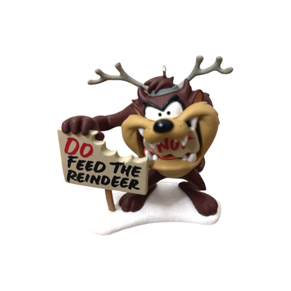 2015 Feed The Reindeer Hallmark Ornament (Looney Tunes) QXI2107