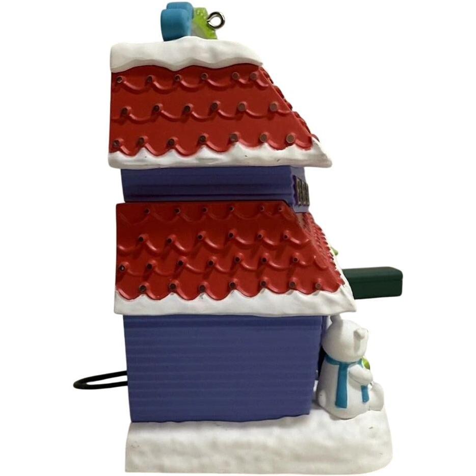 2015 Merriest House in Town Hallmark Ornament (Merriest House in Town) QGO1359