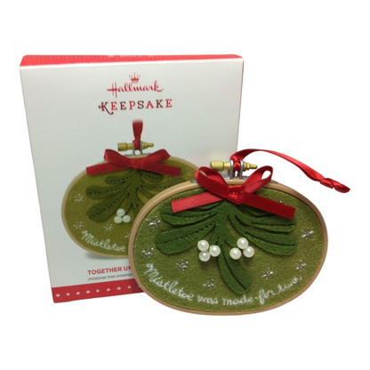 2015 Together Under The Mistletoe (Wreath)