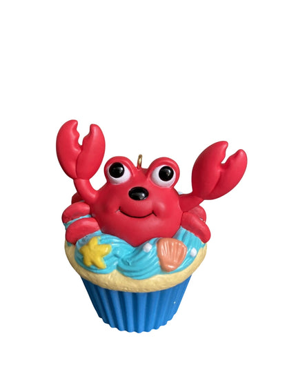 2016 A Little Crab Cake Hallmark Ornament (Keepsake Cupcake) QHA1036