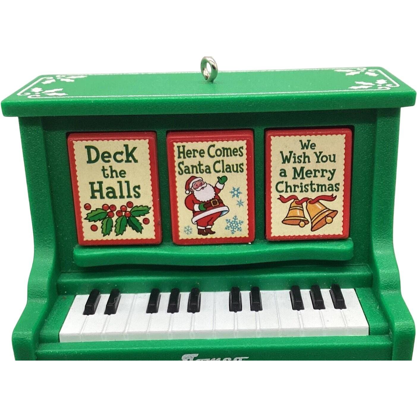 2016 Caroling Piano Hallmark Ornament (Music) QGO1414