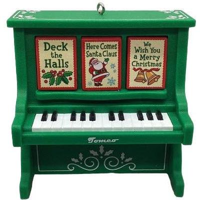 2016 Caroling Piano Hallmark Ornament (Music) QGO1414