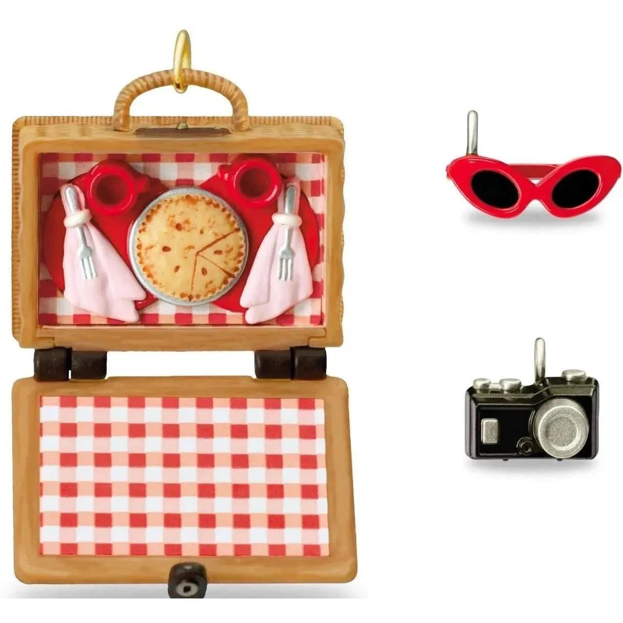 2016 Cherry Pie Picnic Hallmark Ornament (Barbie) QXI3531