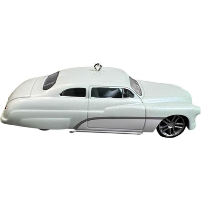 2016 Hallmark Ornament (1949) Ford Mercury Hallmark Ornament (Keepsake Kustoms) QX9234