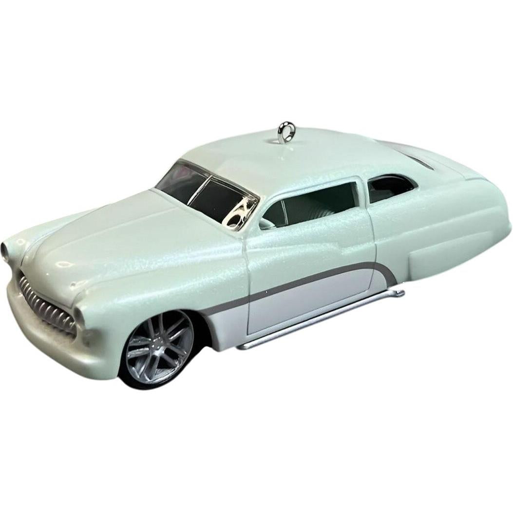2016 Hallmark Ornament (1949) Ford Mercury Hallmark Ornament (Keepsake Kustoms) QX9234