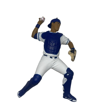 2016 Salvador Pérez, Kansas City Royals Hallmark Ornament (At the Ballpark) QXI1535