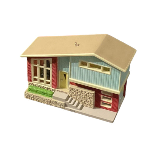 2016 Split-Level Dream Home Hallmark Ornament (Nostalgic Houses and Shops) QX9001