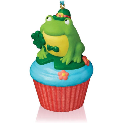 2016 Lucky Leap-Rechaun Hallmark Ornament (Keepsake Cupcake) QHA1043