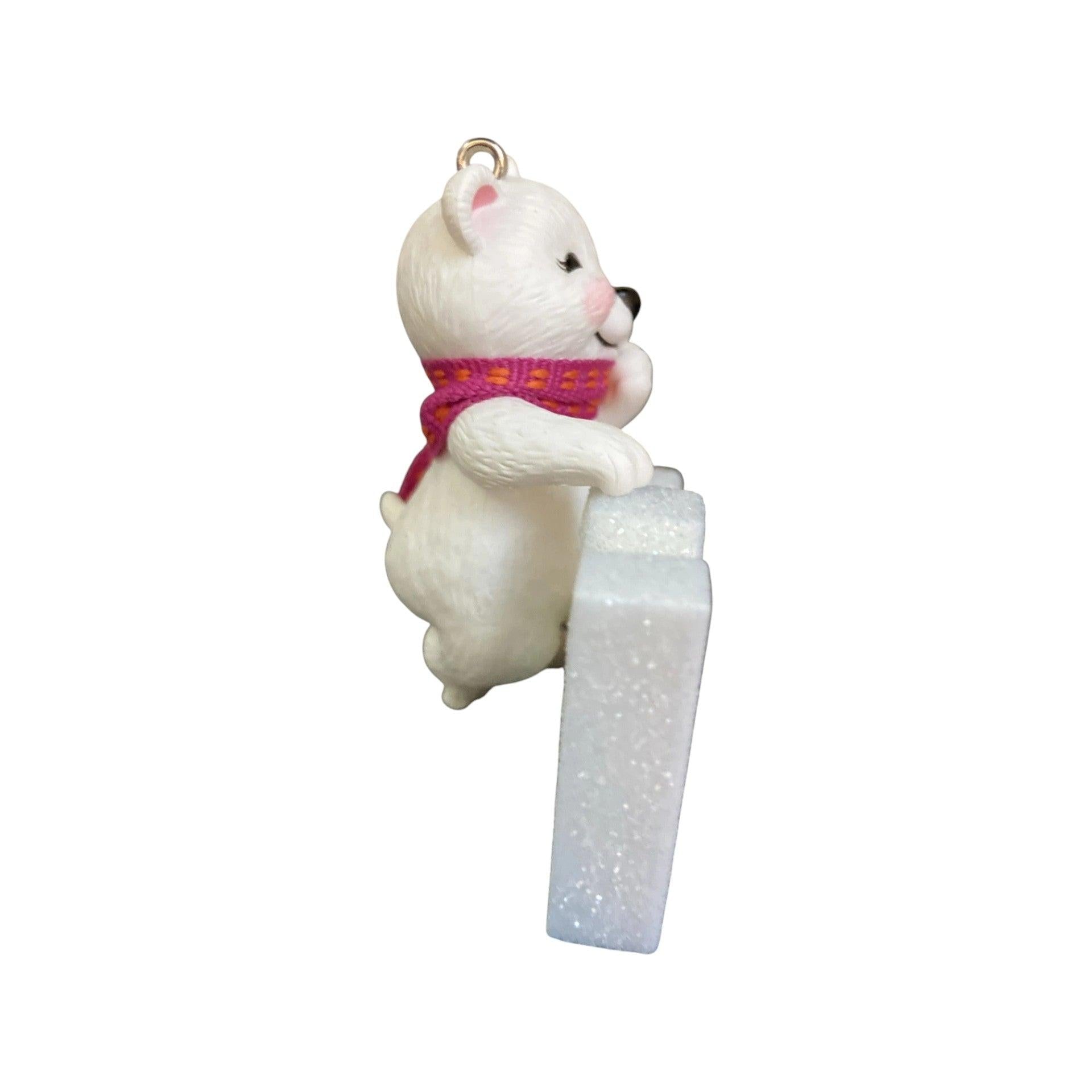 2016 Mom Hallmark Ornament (Polar Bear) QGO1074 Image4