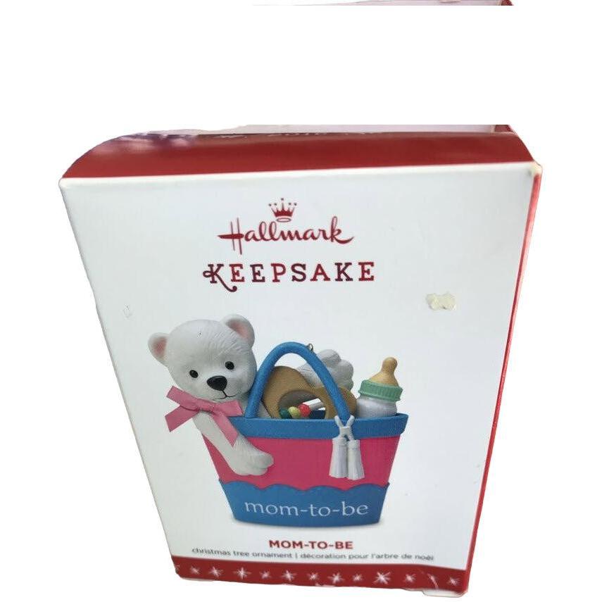 2016 Mom-To-Be Hallmark Ornament (Family) QG01261