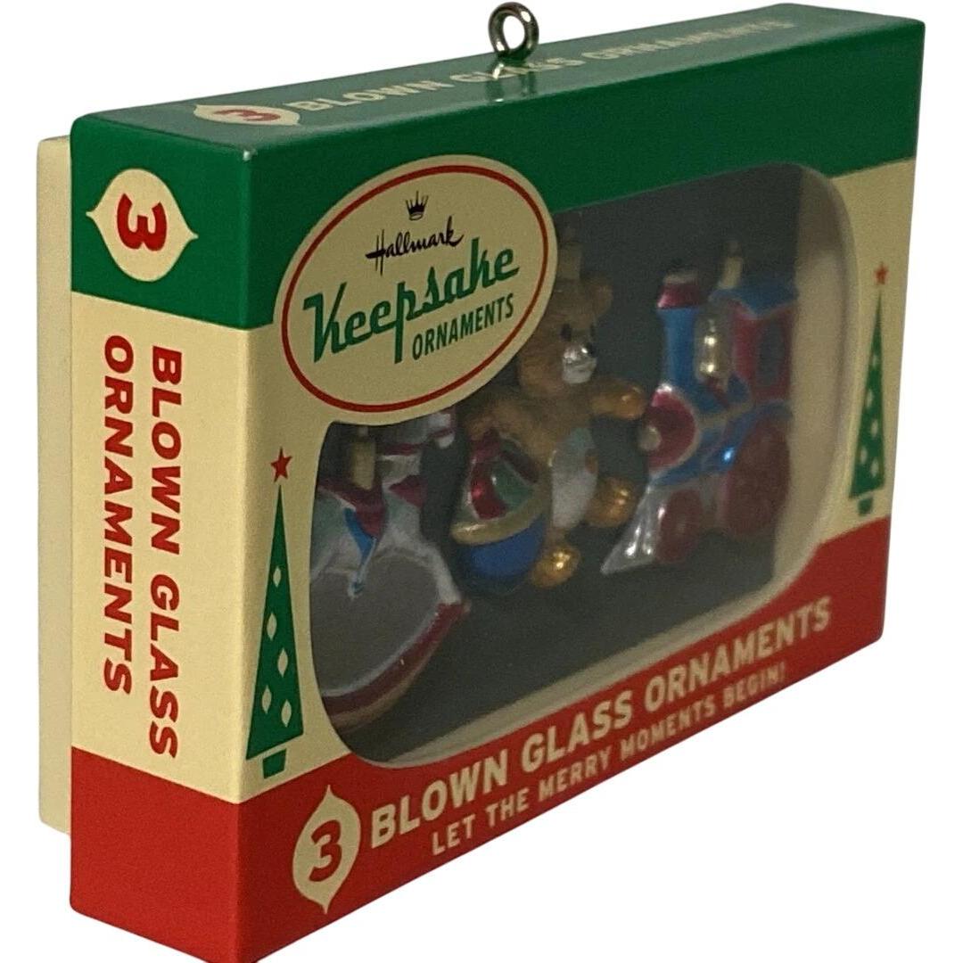 2016 Nifty Fifties Hallmark Ornament (Nifty Fifties) QGO1501