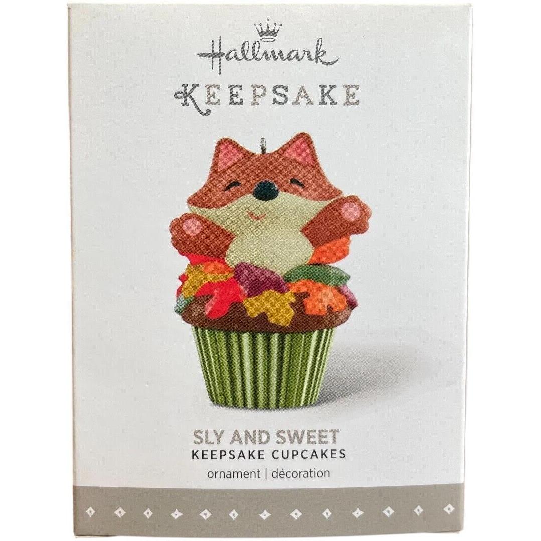 2016 Sly and Sweet Hallmark Ornament (Keepsake Cupcake) QHA1037