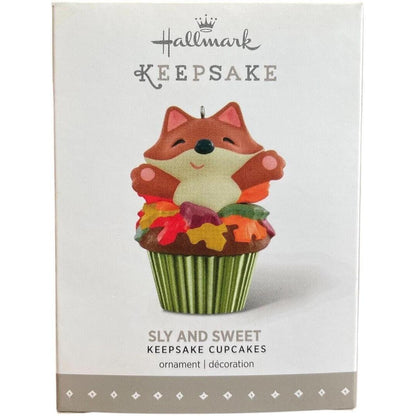 2016 Sly and Sweet Hallmark Ornament (Keepsake Cupcake) QHA1037