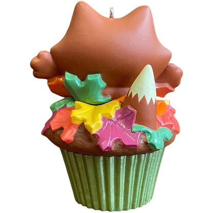 2016 Sly and Sweet Hallmark Ornament (Keepsake Cupcake) QHA1037